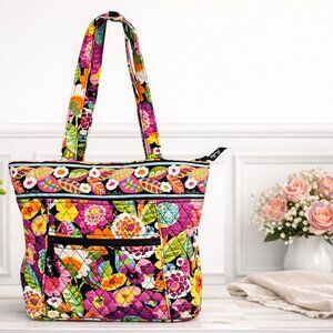 ⭐ Vera Bradley Va Va Bloom Quilted Floral Tote Bag